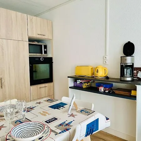 L'encre Bleue - 800 Metres De La *