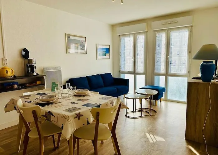 L'encre Bleue - 800 Metres De La *