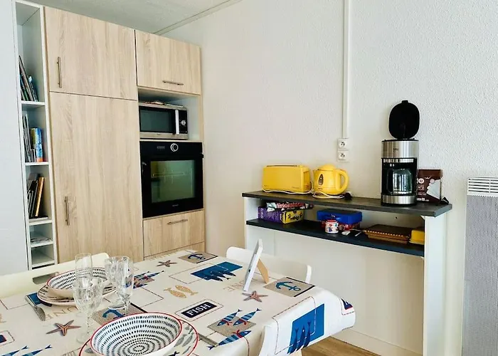 L'encre Bleue - 800 Metres De La *